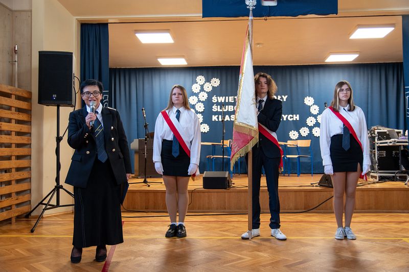 Dzień Edukacji Narodowej - Ślubowanie klas pierwszych 